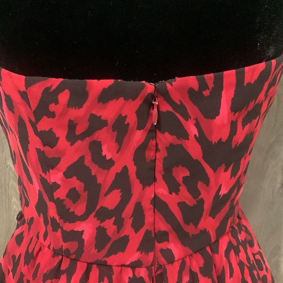 White House Black Market Red & Black Leopard Print Strapless Dress Womens Size 2 - Picture 6 of 9